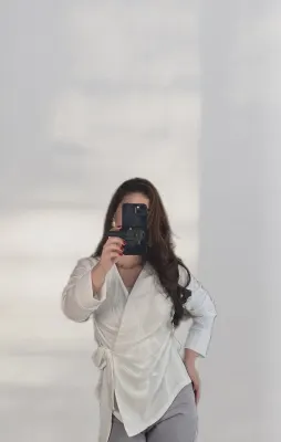 شومیز گره ای پرما - سفید